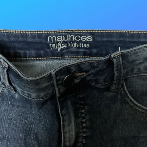 Maurices Everflex Jeans Size 10 28x31 #31 - Picture 3 of 5
